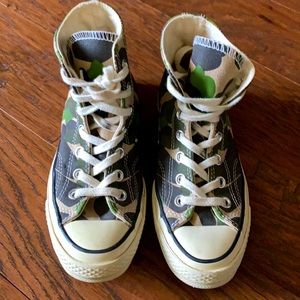 Kids camouflage high top Converse